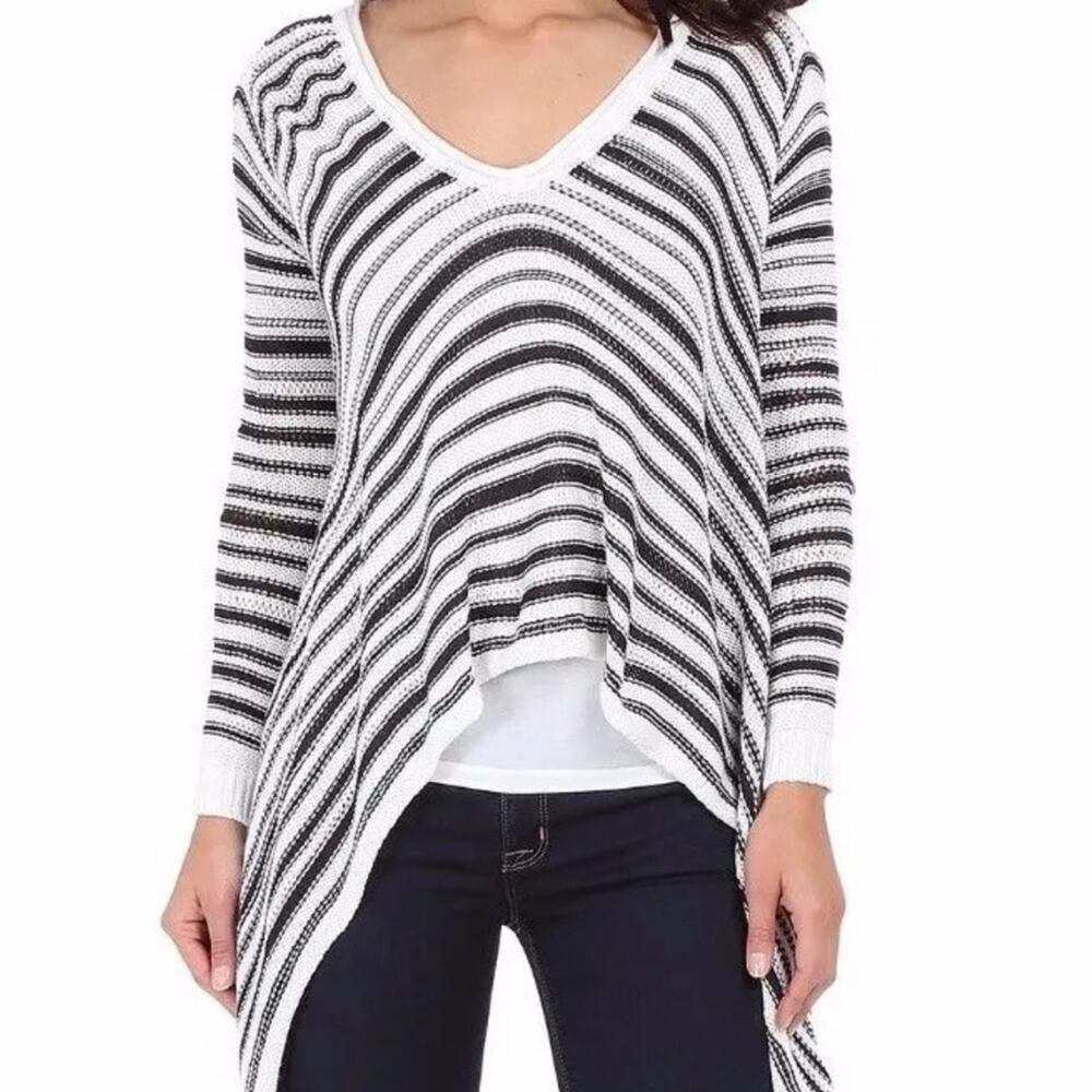 Billabong black white stripe lock lock vneck sweater size large